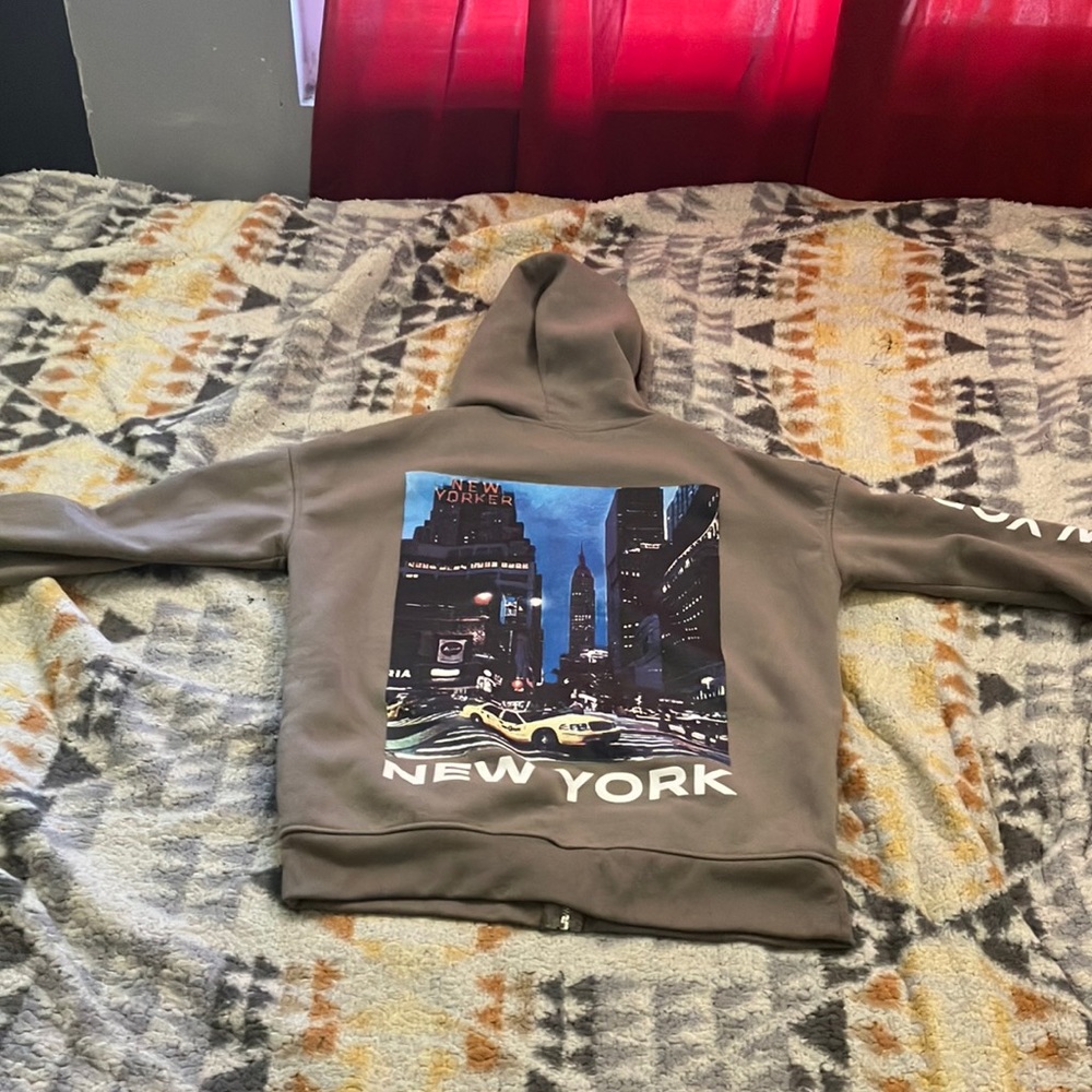 the brand is called orange kiss, it’s a size medium